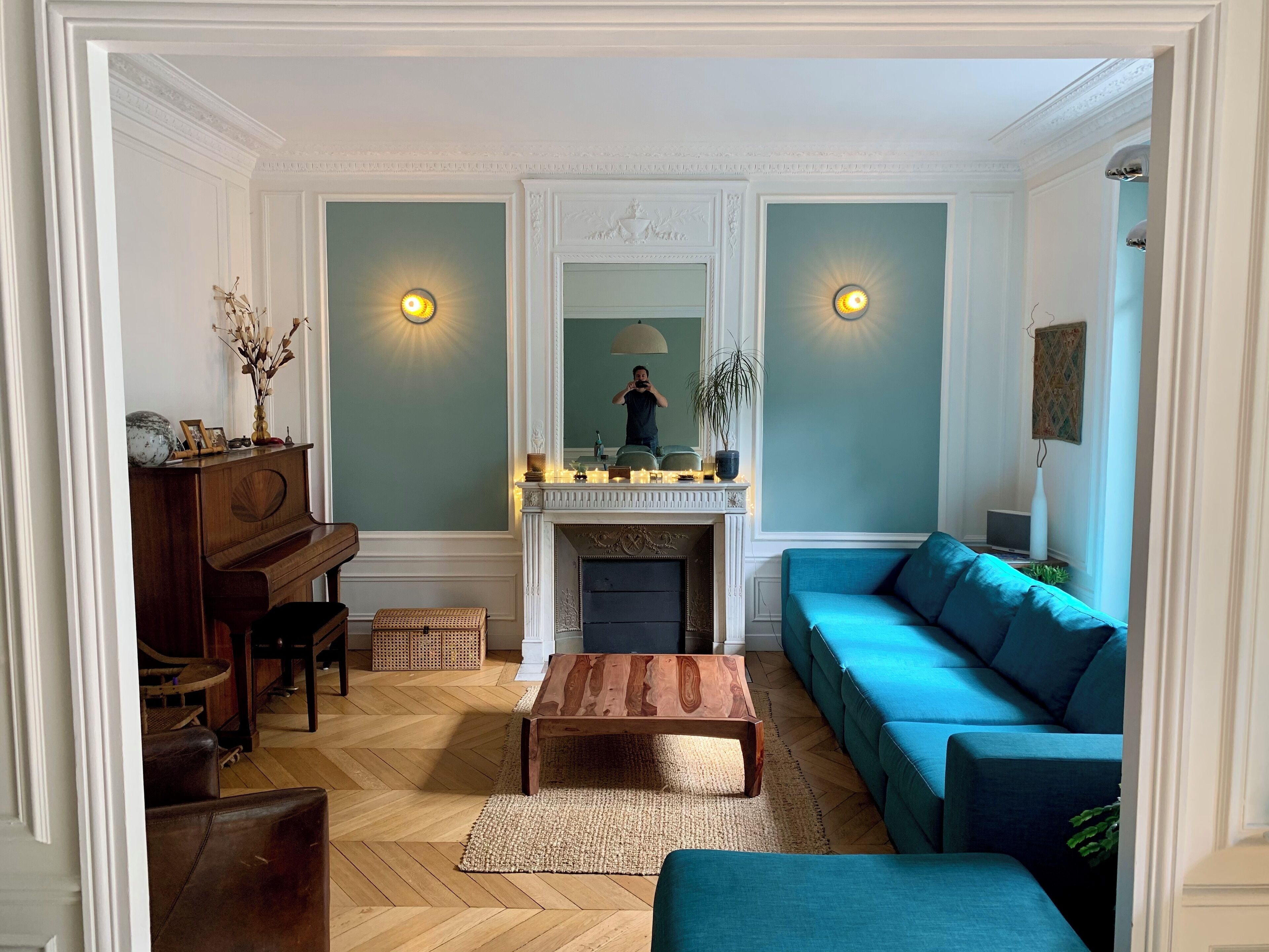 电视、壁炉、书