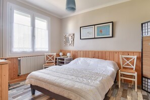 3 bedrooms, iron/ironing board, free WiFi