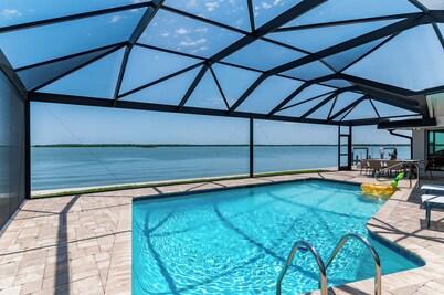 Waterfront 3/3 Home with Panoramic Bay Views!