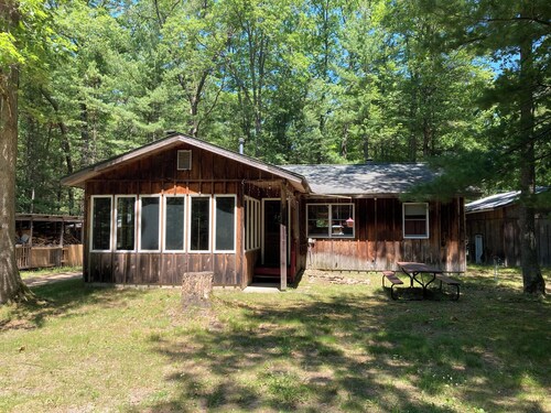Comfortable Cabin in the Woods. Perfect for Fishing, Hunting or Skiing!