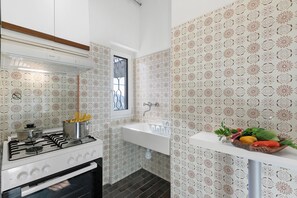 Family Villa, Multiple Bedrooms, Mountainside (Lago Azzurro Infinity View) | Private kitchen | Fridge, microwave, oven, stovetop - Lago Azzurro Infinity View (Premeno)