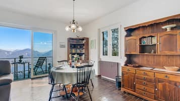 Family Villa, 3 Bedrooms, Balcony, Mountainside (Lago Azzurro Villa: Infinity Lake) | Dining
