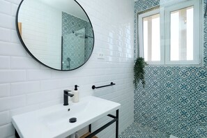 Appartement (1 Bedroom) | Salle de bain | Serviettes fournies
