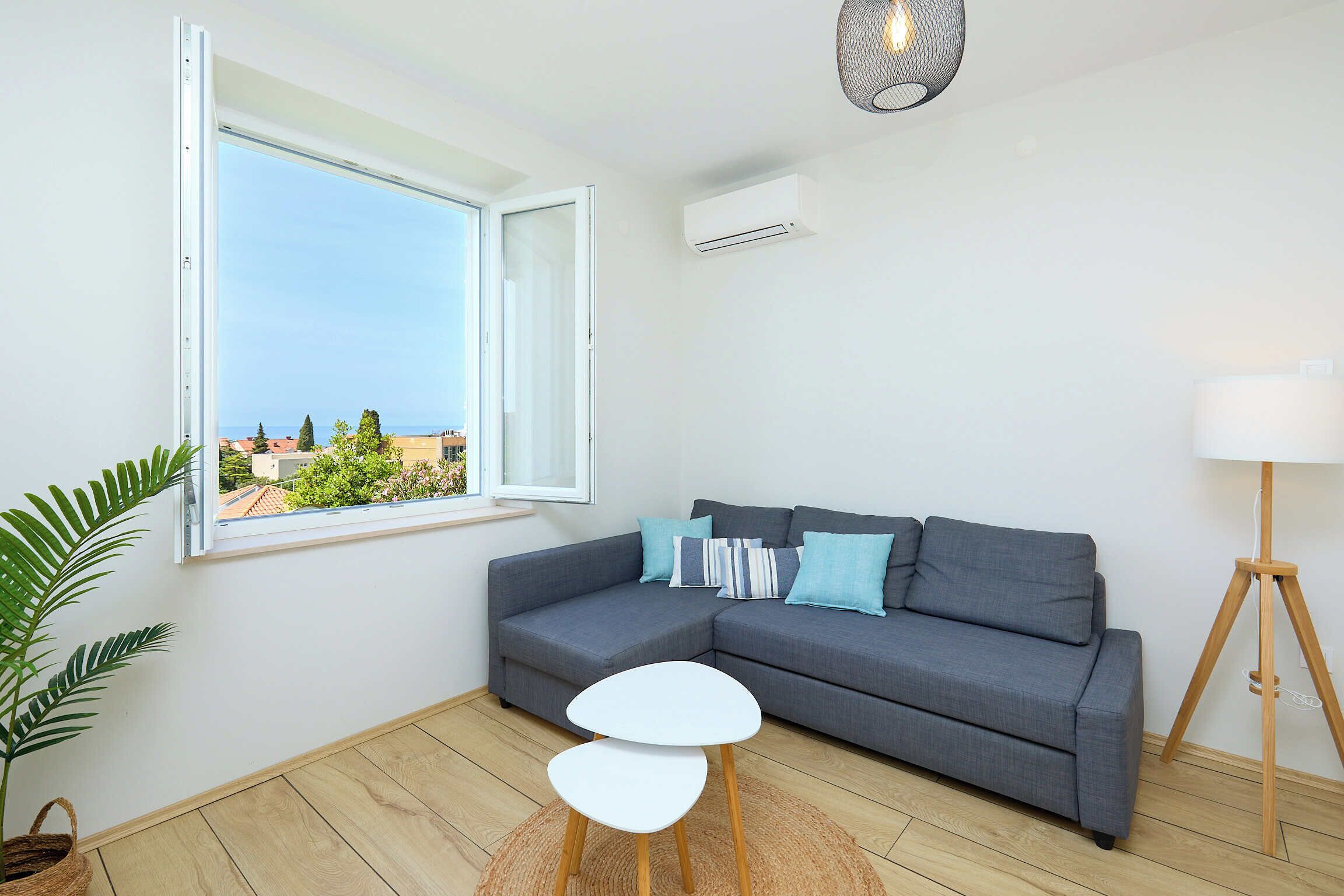 Apartment (1 Bedroom) | Living room