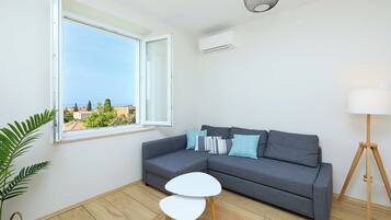 Apartment (1 Bedroom) | Living room