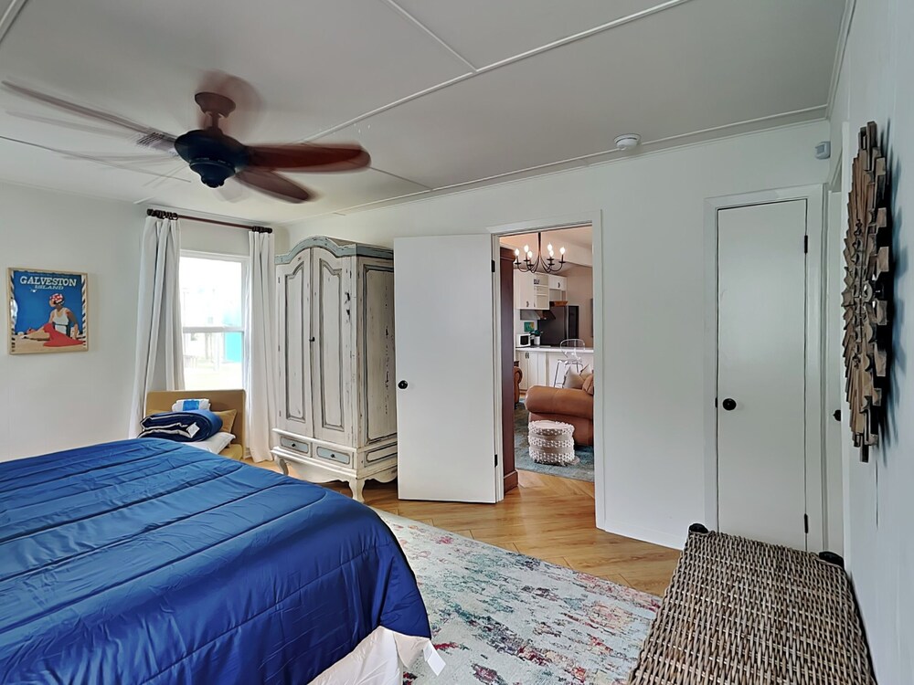 Beachfront Bliss Bermuda Water Front, Beach Views, Private Patio