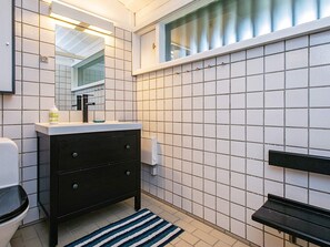 House | Bathroom - 5 Person Holiday Home on a Holiday Park in Karrebaeksminde (Karrebæksminde)
