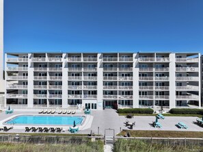 Exterior - FREE Golf & Tickets! Spacious Mariner West 209, Heated Pool, Tennis & Grills! (Panama City Beach)