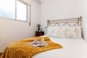 2 bedrooms, desk, iron/ironing board, travel cot - SW Pedregalejo 2 Apartment (Málaga)