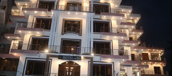 Hotel Malam Jabba Palace