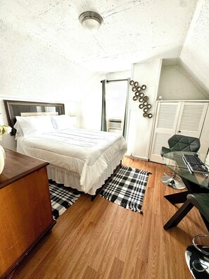 6 sovrum, skrivbord, strykjärn/strykbräda och wi-fi