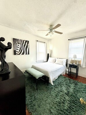 6 habitaciones, escritorio, tabla de planchar con plancha y wifi 