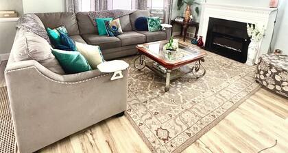 Home away from home,
By university , hospitals , museum,
Pet friendly.