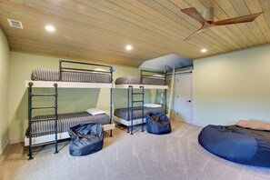 Casa (Multiple Bedrooms) | Interior