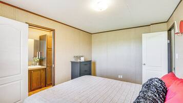 Cottage (2 Bedrooms) | Interior