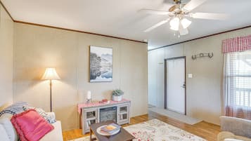 Cottage (2 Bedrooms) | Interior