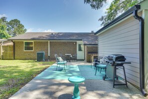 House (3 Bedrooms) | Interior - Cozy Goose Creek Escape w/ Patio & Grill (Goose Creek)