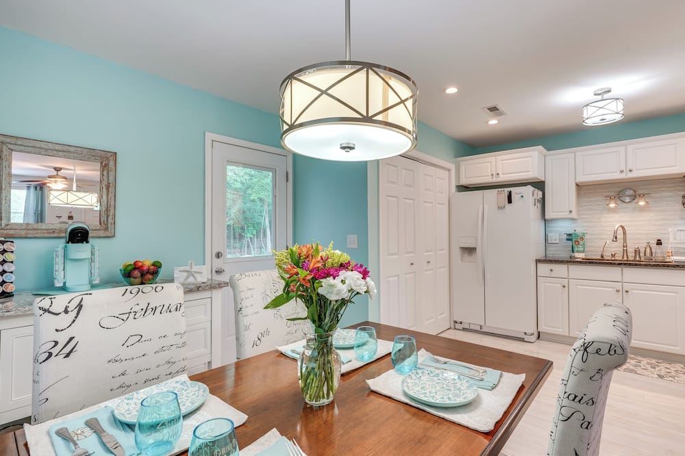 Cozy Goose Creek Escape w/ Patio & Grill - Moncks Corner, SC