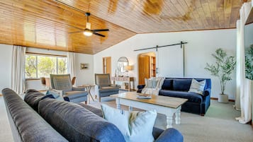 House (5 Bedrooms) | Front of property