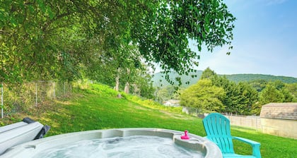 Roanoke Mountain Home: 4 Mi to Blue Ridge Parkway!