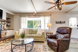 Fireplace - Charming Appleton Getaway ~ 3 Mi to Downtown! (Appleton)