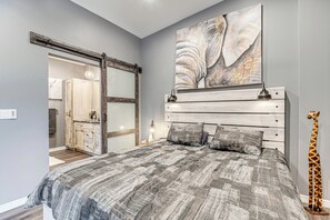 House (3 Bedrooms) | Interior - Florissant Home w/ Hot Tub, Putting Green & Views! (Lake George)