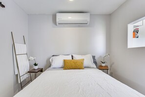 Interior - 3 Mi to Coachella: Quaint Studio w/ Shared Yard! (Coachella)