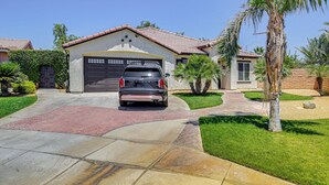 Unclassified image, 4 of 24, button - 3 Mi to Coachella: Quaint Studio w/ Shared Yard! (Coachella)