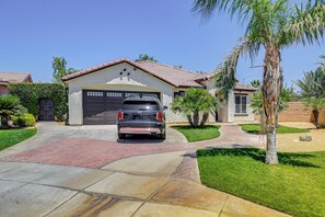 Interior - 3 Mi to Coachella: Quaint Studio w/ Shared Yard! (Coachella)