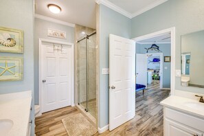 Interior - 1 Mi to Marina: Rockport Vacation Rental (Rockport)