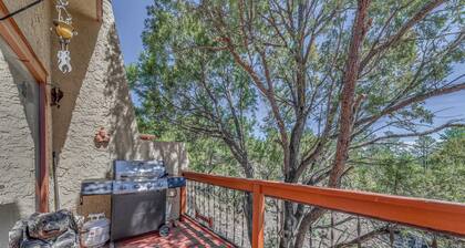 Alto Townhome w/ Deck Near Ski Apache!
