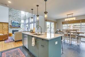 House (4 Bedrooms) | Interior - Furnished Deck, Mountain View: Castle Rock Home! (Castle Rock)