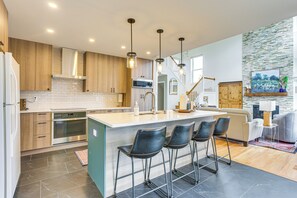 House (4 Bedrooms) | Interior - Furnished Deck, Mountain View: Castle Rock Home! (Castle Rock)