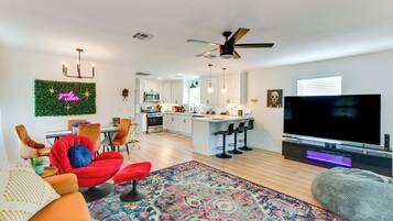 House (3 Bedrooms) | Interior