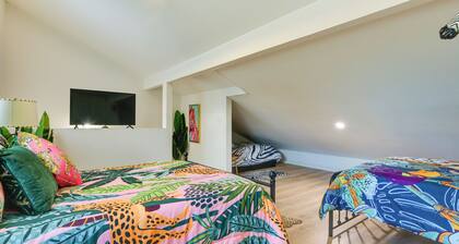 Home on Blood River - Private Dock & Spacious Deck