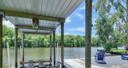 Home on Blood River - Private Dock & Spacious Deck