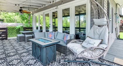 Home on Blood River - Private Dock & Spacious Deck