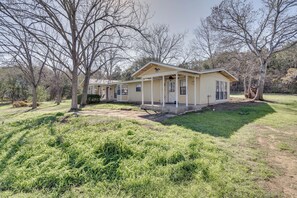 House (2 Bedrooms) | Interior - Charming Austin Home on 2 Acres: BBQ & Yard! (Austin)