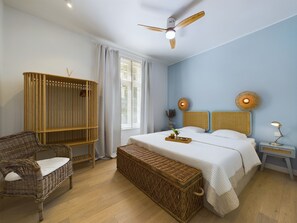 Apartament, 2 dormitoris, terrassa, al costat de la platja | 2 dormitoris i roba de llit 