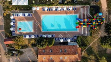 Seasonal outdoor pool, pool umbrellas, sun loungers