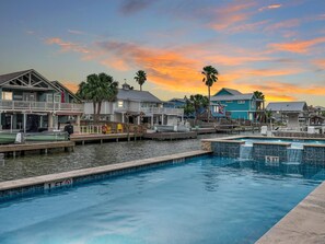 House, 4 Bedrooms | Pool - Flamingo House 4 Bedroom Home by RedAwning (Rockport)
