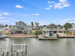 Exterior - Flamingo House 4 Bedroom Home by RedAwning (Rockport)