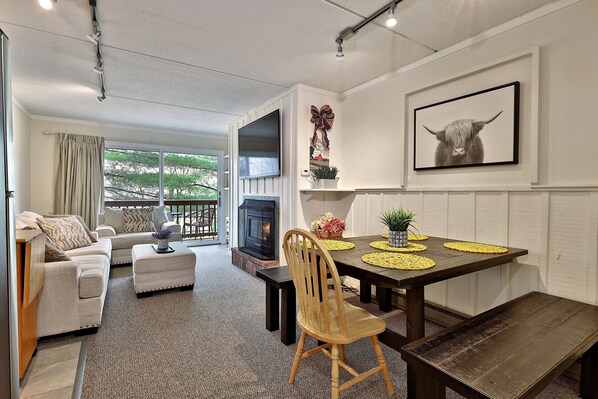 Condo, 3 Bedrooms | View from property