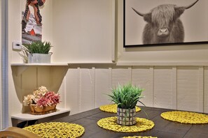Condo, 3 Bedrooms | Interior