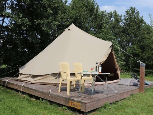 Canvas Comfort in Frisia's Home