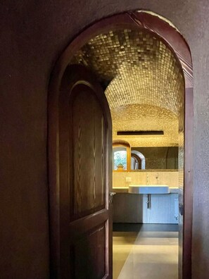 Dusche, Haartrockner, Bidet, Handtücher