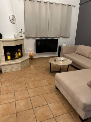 Apartment | Living area | Fireplace - Olive Gem 2-bed Apt Sleeps 4 With Fireplace (Trifylia)