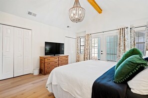 3 bedrooms, WiFi, bed sheets - 3 Bedrooms Pet Friendly Sugar Mill Cottage (Savannah)