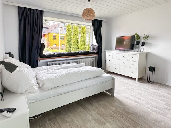 House | 3 bedrooms, individually furnished