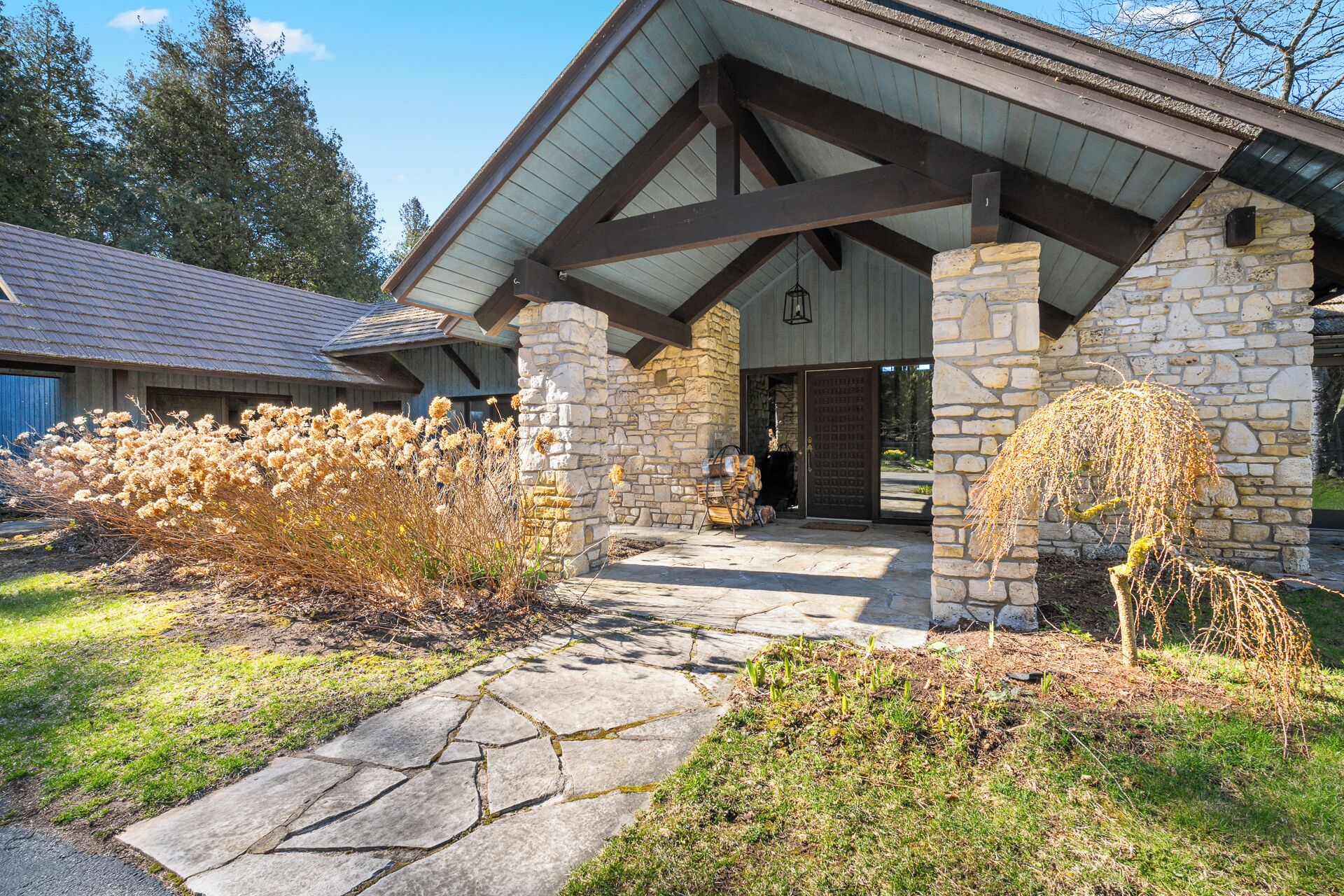 Baileys Harbor Lakefront Abode: Waterfront Haven